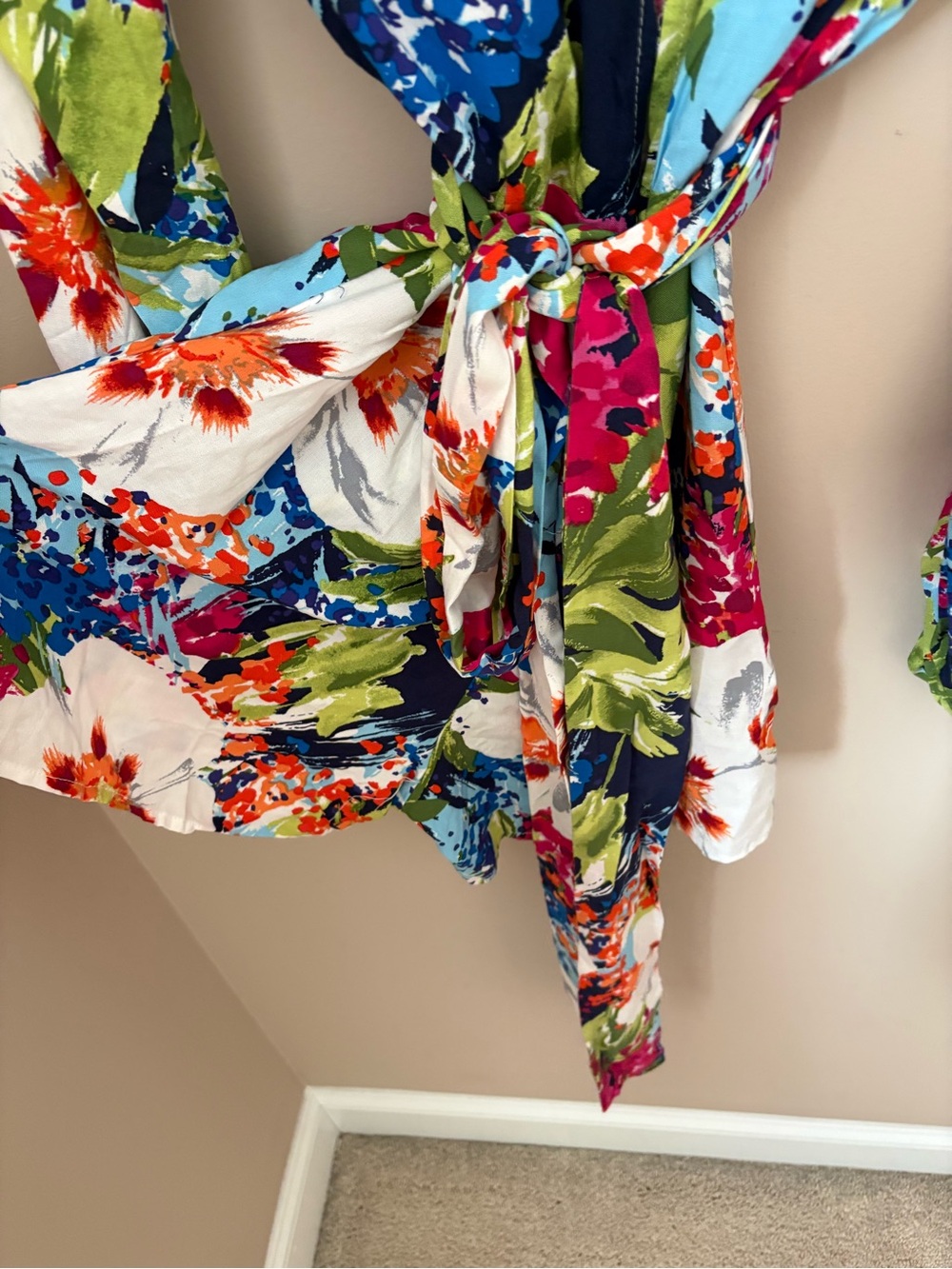 Hers & Mine Floral V-Neck Long Sleeve Romper Sz Sm NWTS - Picture 7 of 7